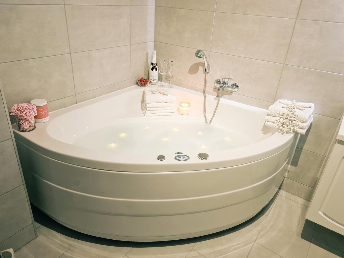 Strandhaus Ruegen - Meerblick, Sauna, Kamin & Whirlpool บาเบอ ภายนอก รูปภาพ
