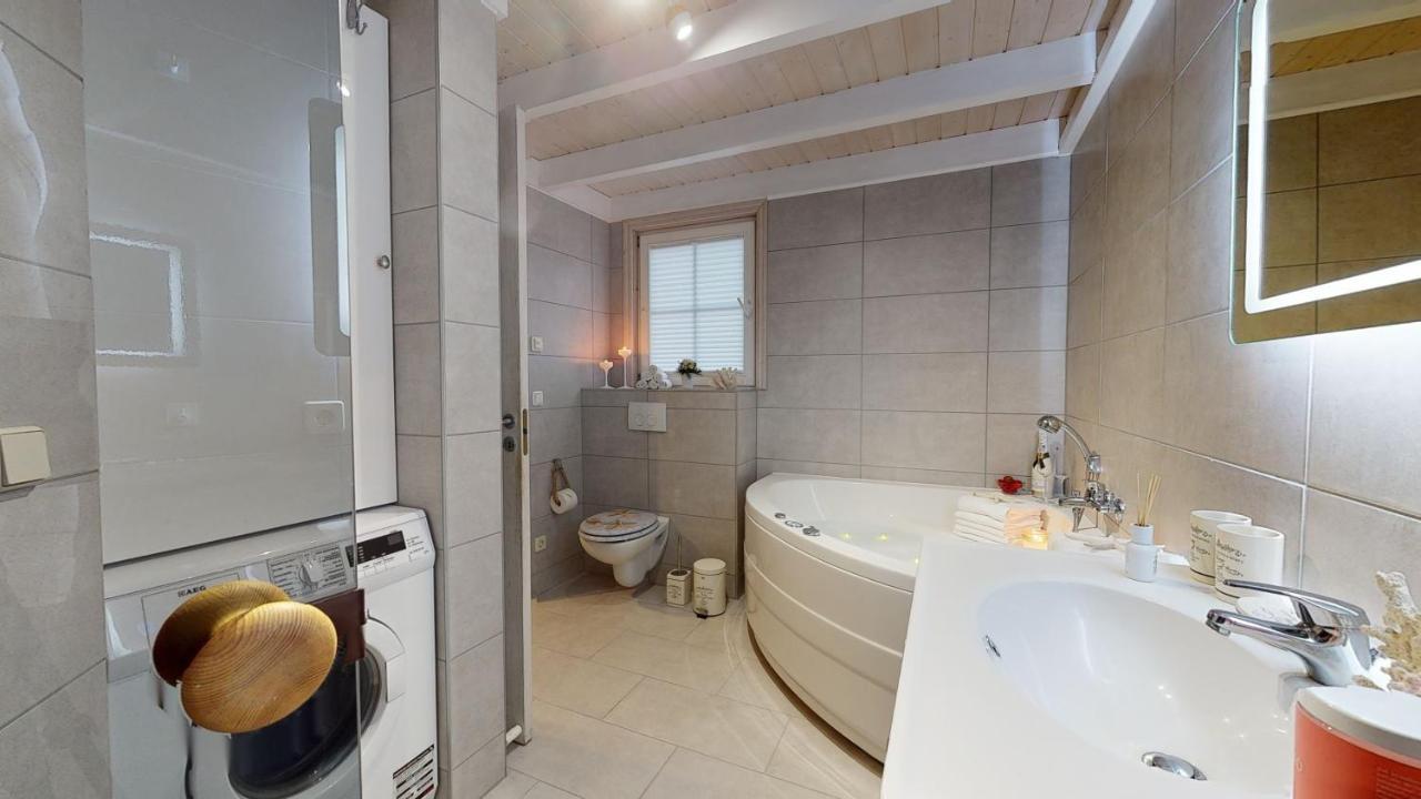 Strandhaus Ruegen - Meerblick, Sauna, Kamin & Whirlpool บาเบอ ภายนอก รูปภาพ