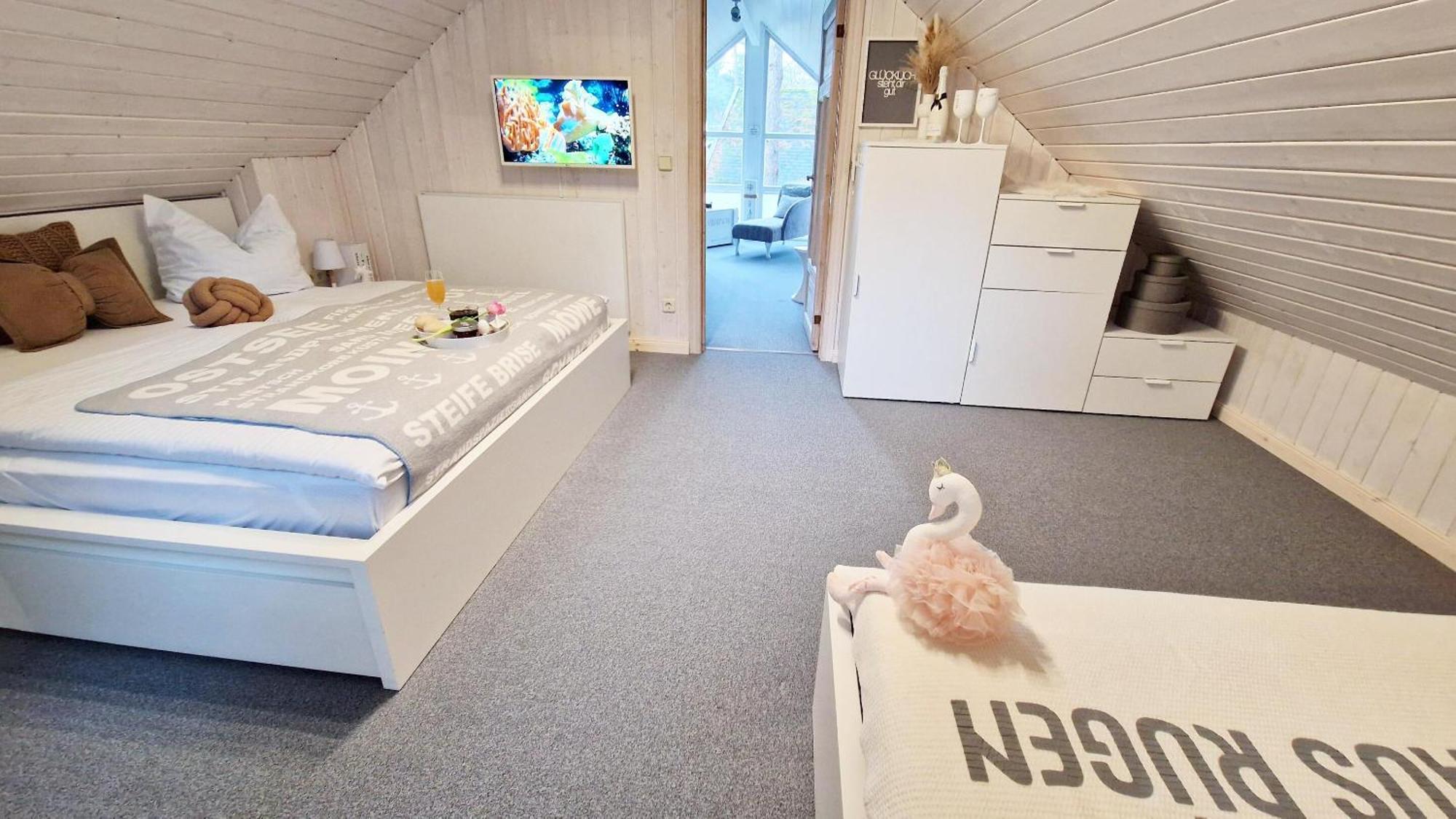 Strandhaus Ruegen - Meerblick, Sauna, Kamin & Whirlpool บาเบอ ภายนอก รูปภาพ